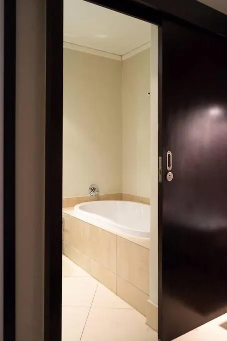 Icon Luxury Apartments - Central Cape Town
